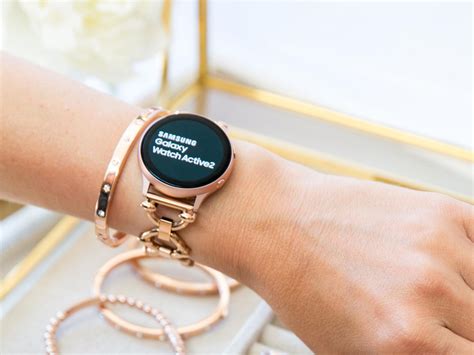 Women's Smartwatches & Bands 